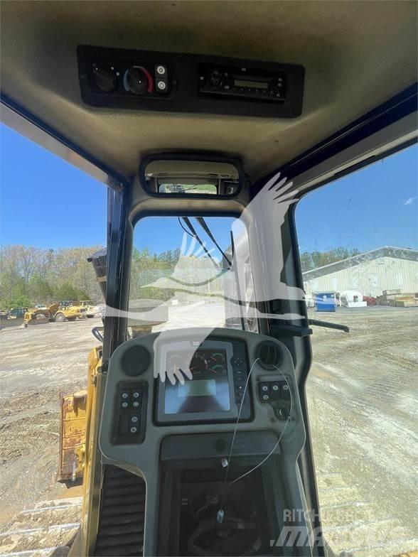 CAT D6T XL Buldožeri gusjeničari