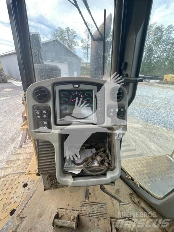 CAT D6T XL Buldožeri gusjeničari