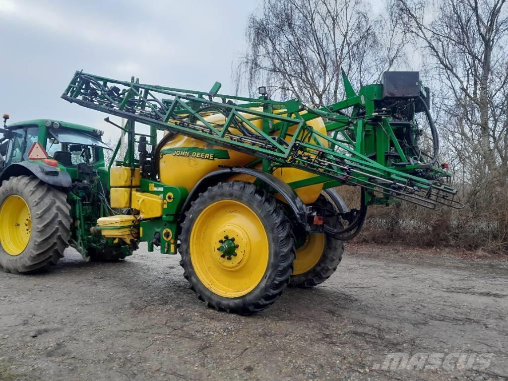 John Deere 840 Vučene prskalice