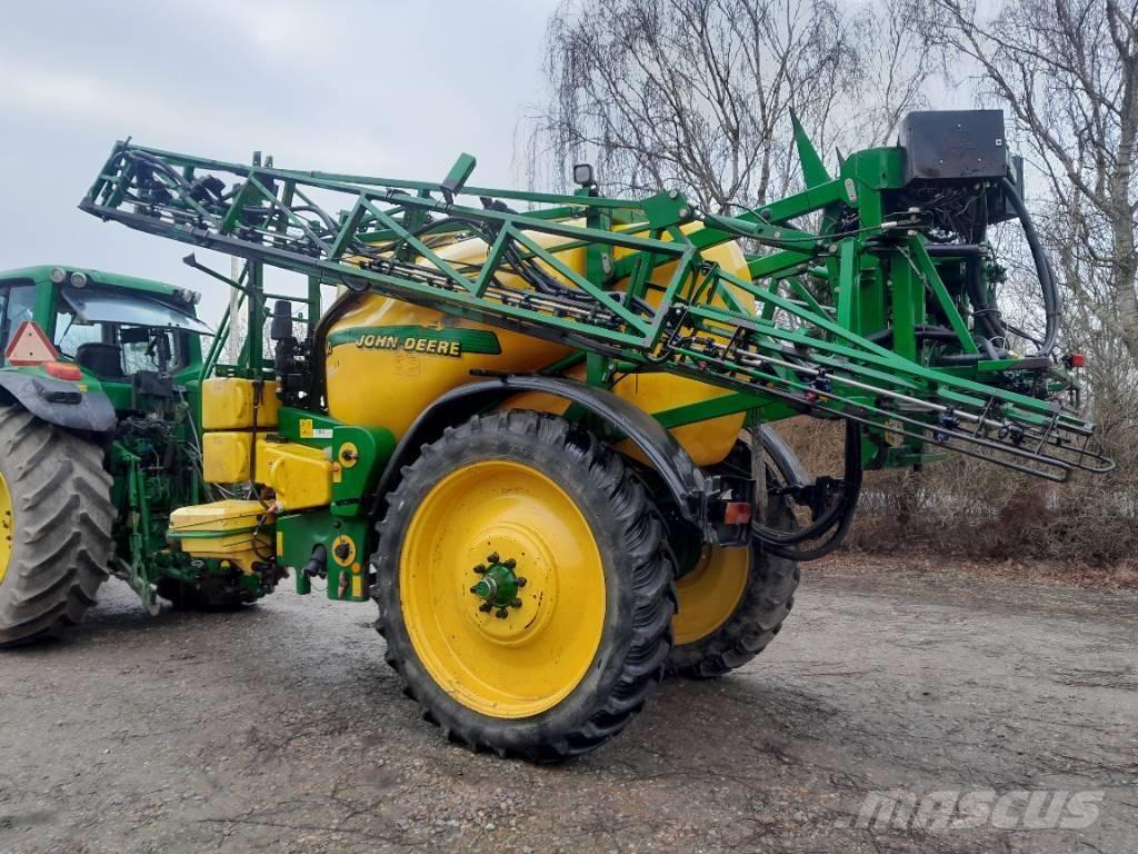 John Deere 840 Vučene prskalice