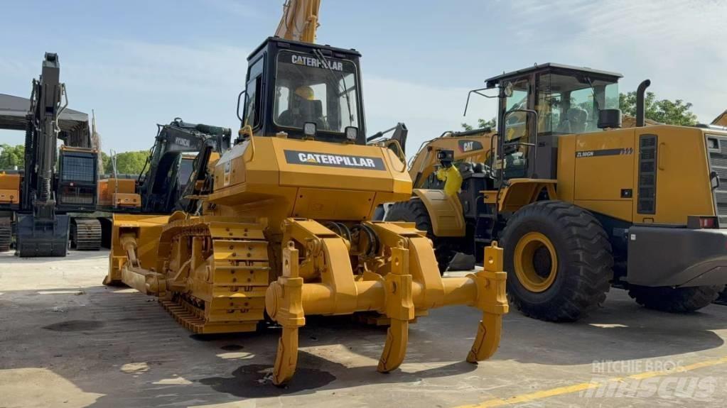 CAT D 6 G Buldožeri gusjeničari