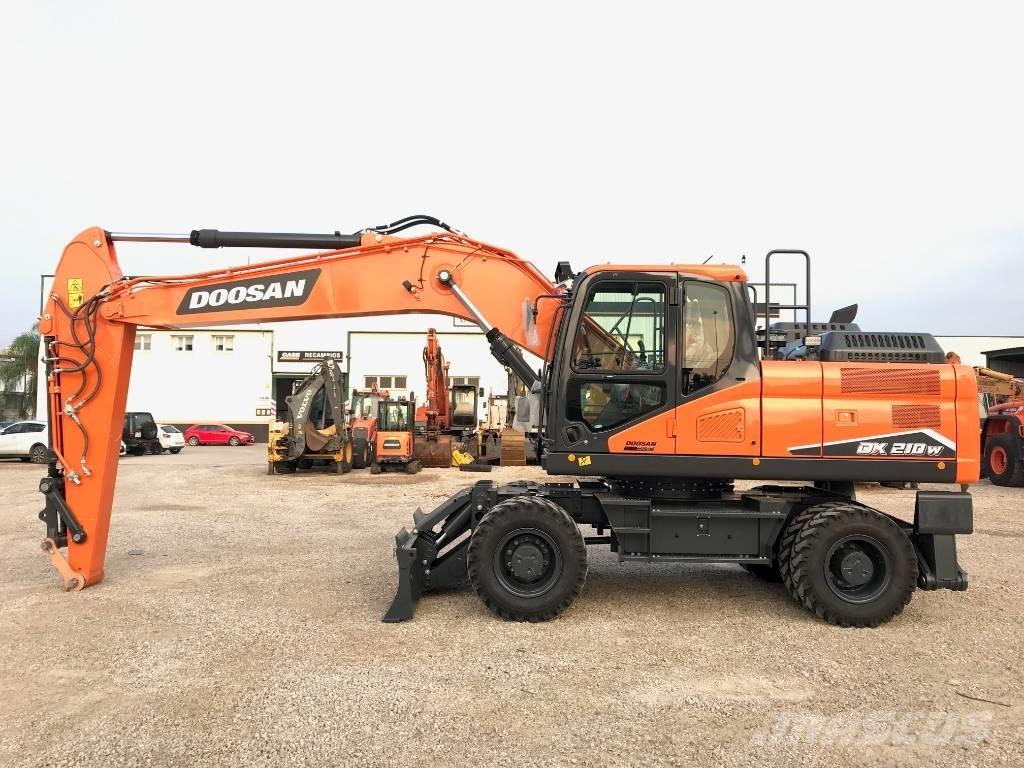 Develon DX 210 W-7 Bageri na kotačima
