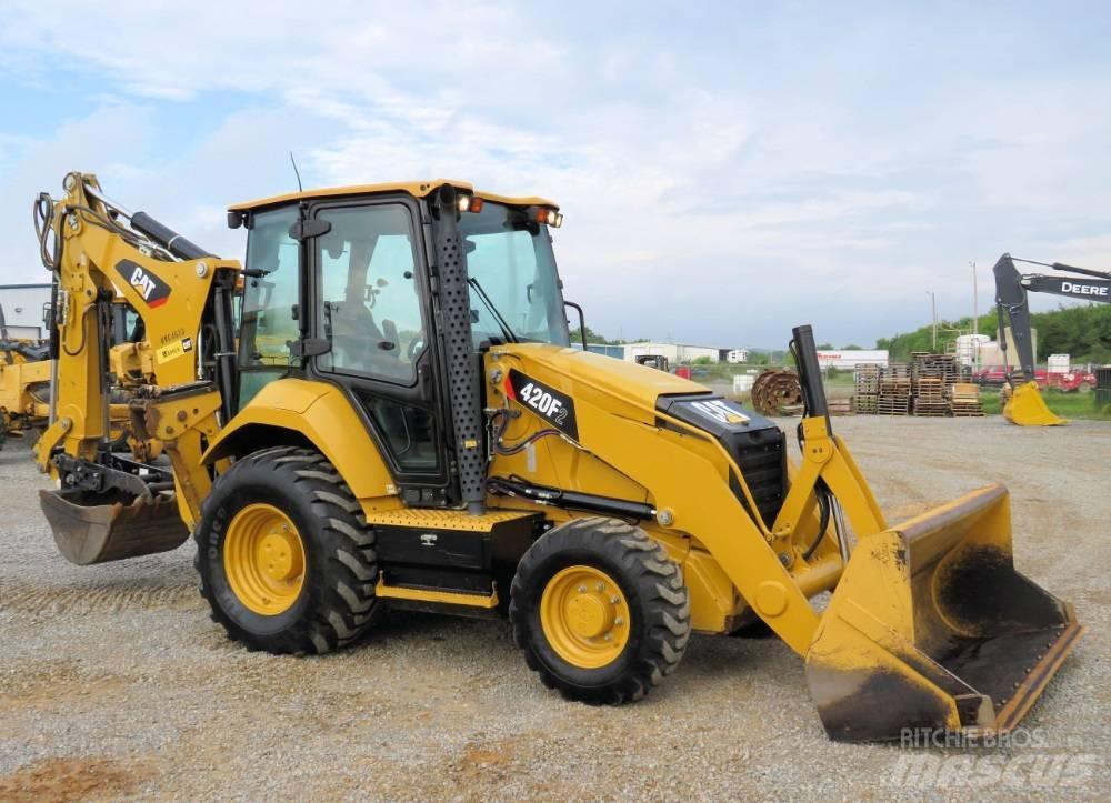 CAT 420F2 Utovarni rovokopači
