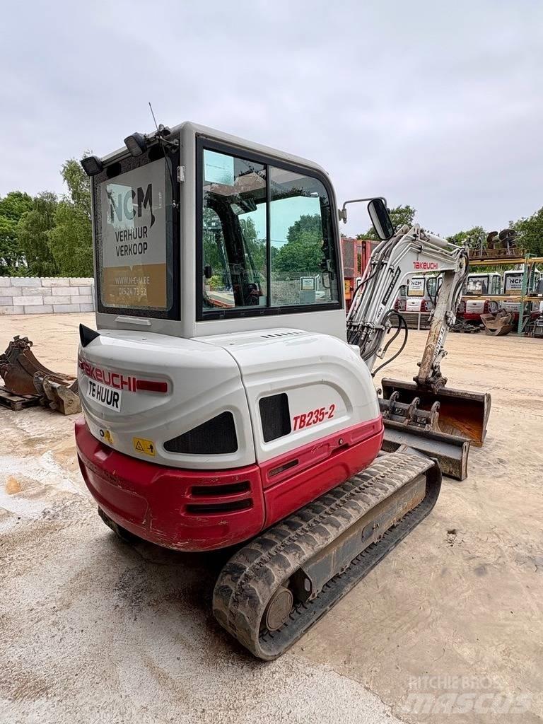 Takeuchi TB 235 Mini bageri <7t