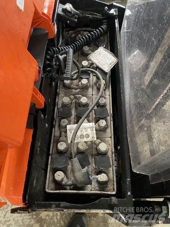 BT SWE120 Ručni električni viličar
