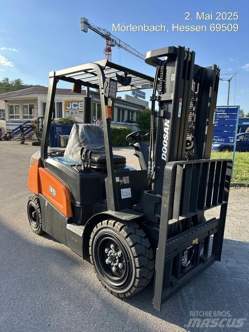 Doosan D30NXP Dizelski viličari