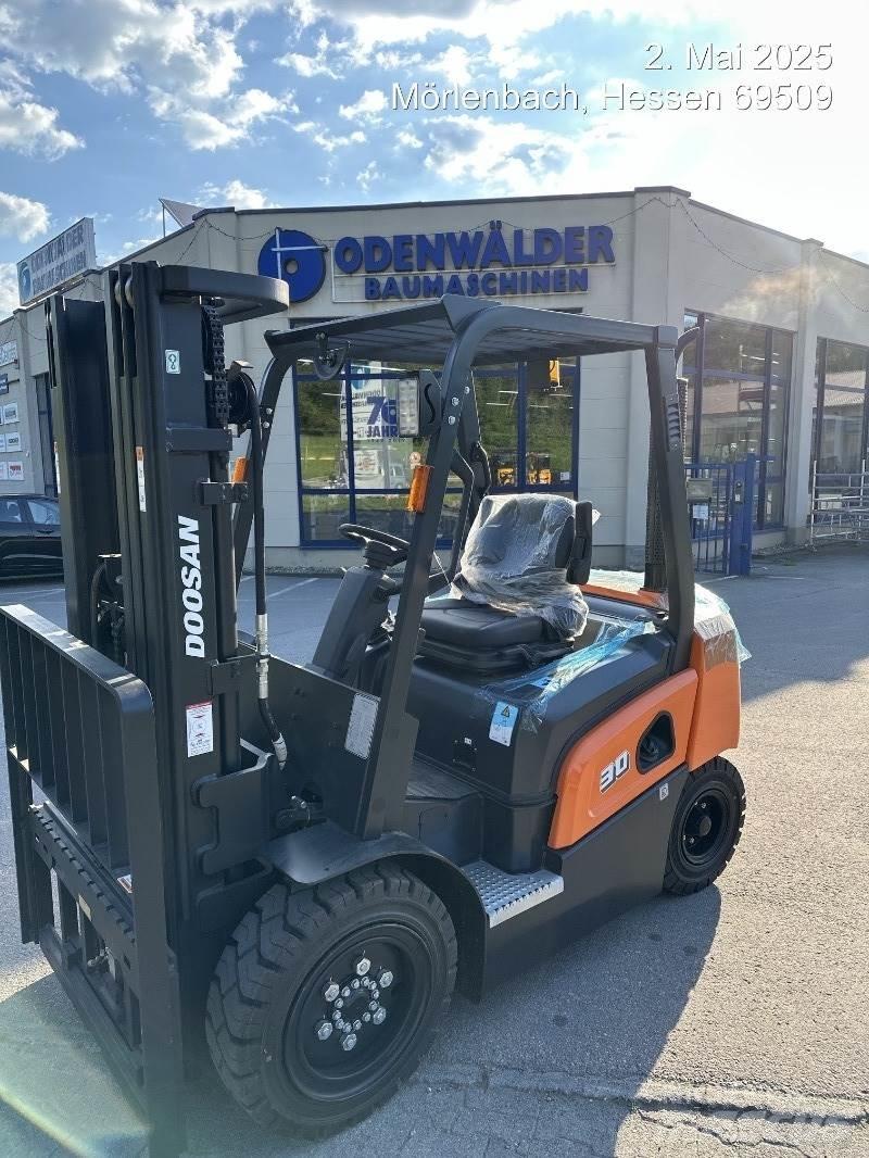 Doosan D30NXP Dizelski viličari