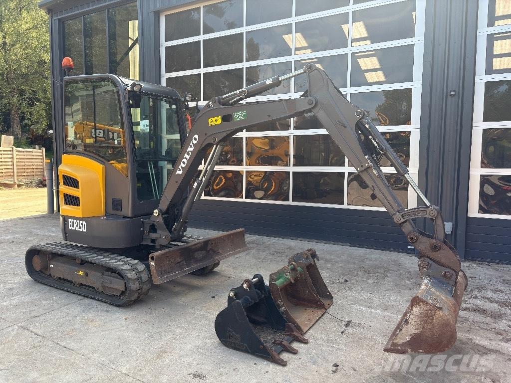 Volvo ECR 25 D Mini bageri <7t