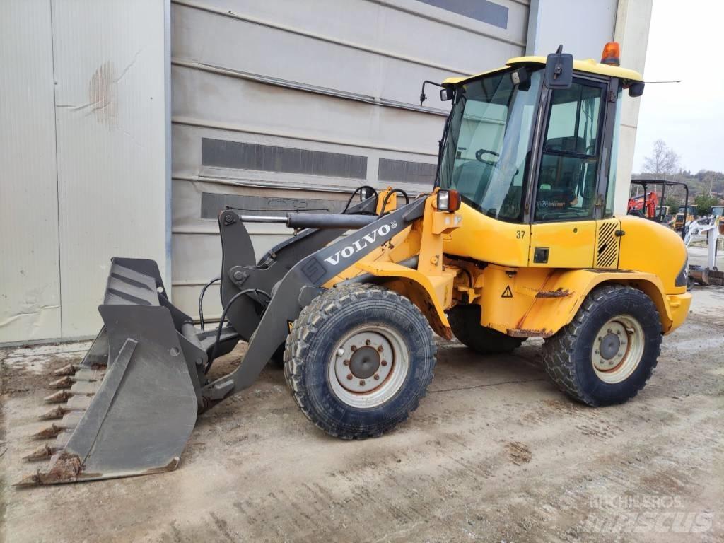 Volvo L 30 B Utovarivači na kotačima