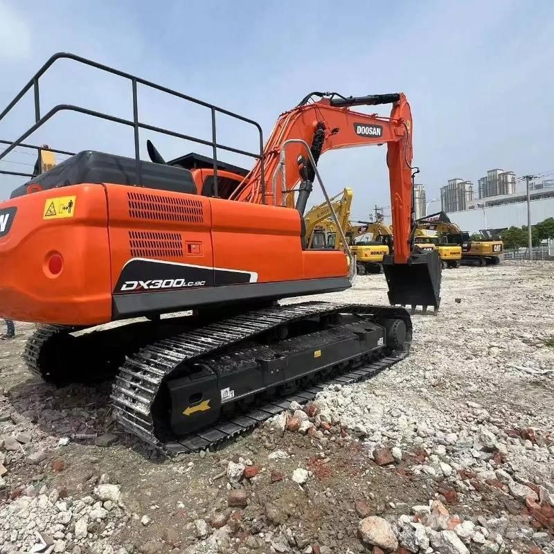 Doosan DX 300 Bageri gusjeničari