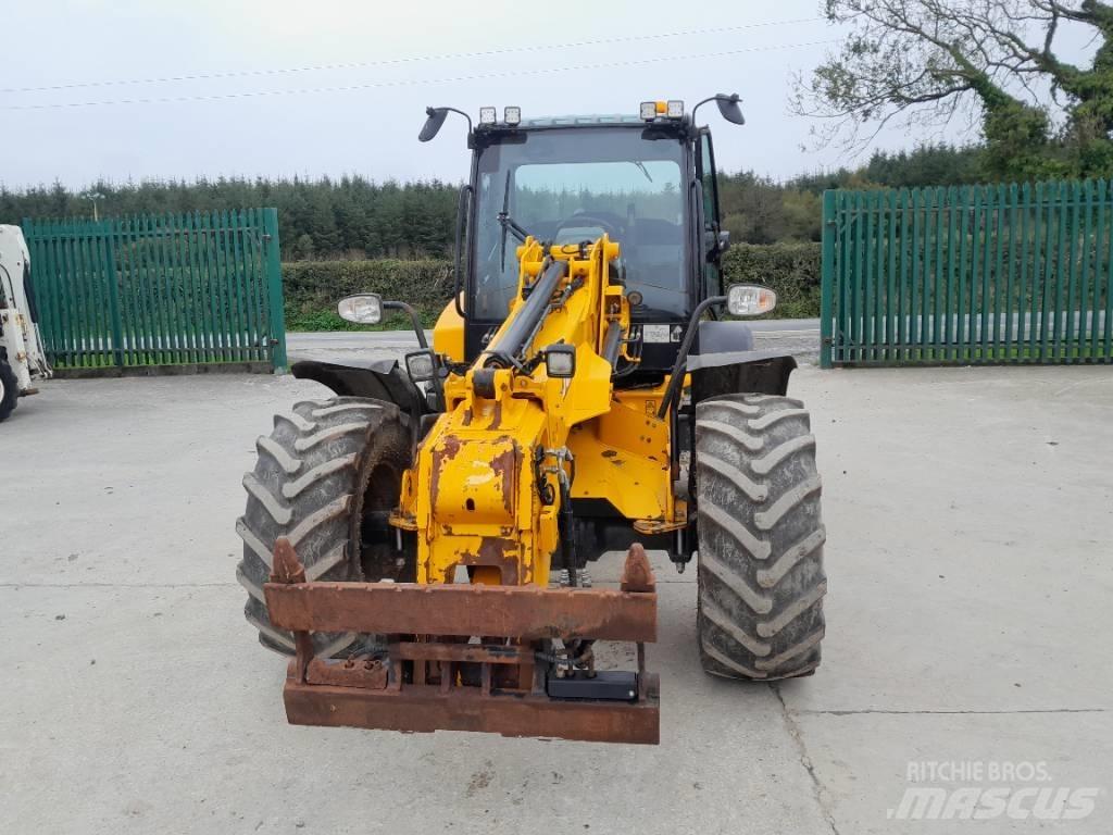 JCB TM 320 S Poljoprivredni teleskopski utovarivači