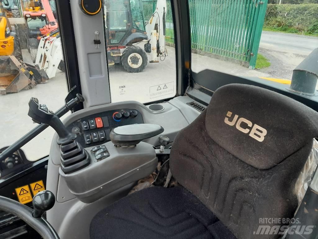 JCB TM 320 S Poljoprivredni teleskopski utovarivači