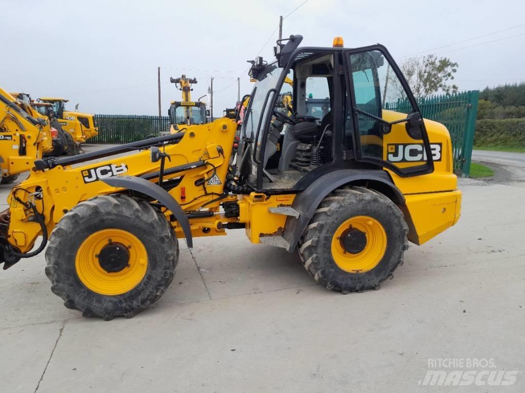 JCB TM 320 S Poljoprivredni teleskopski utovarivači