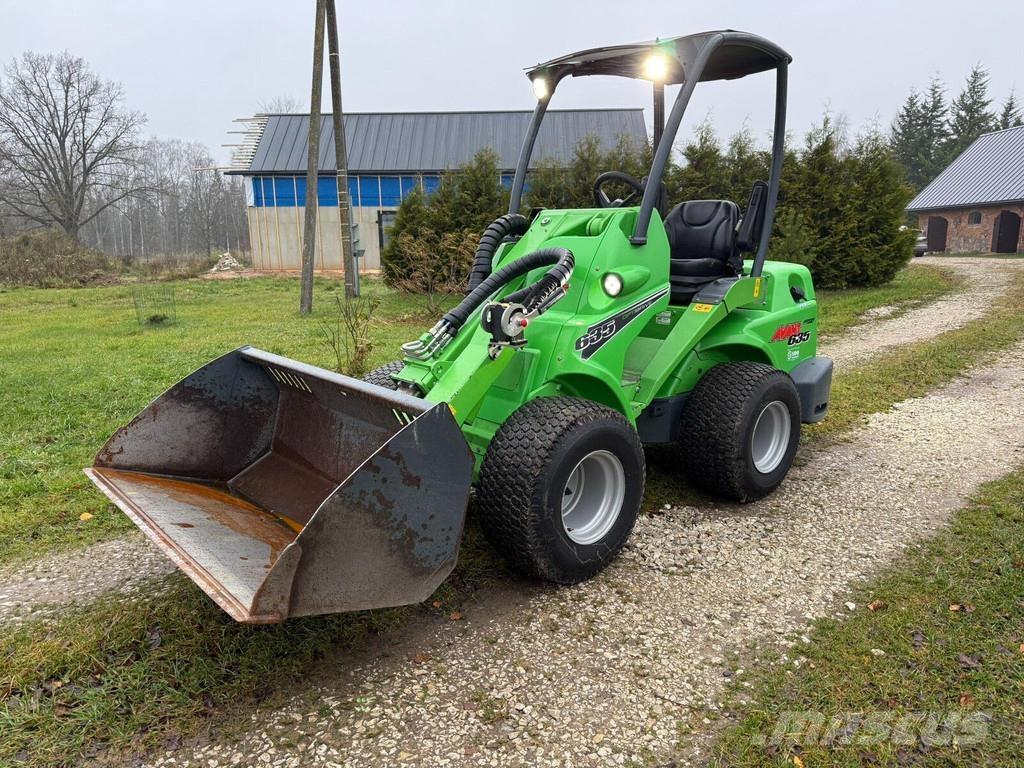 Avant 635 Utovarivači na kotačima