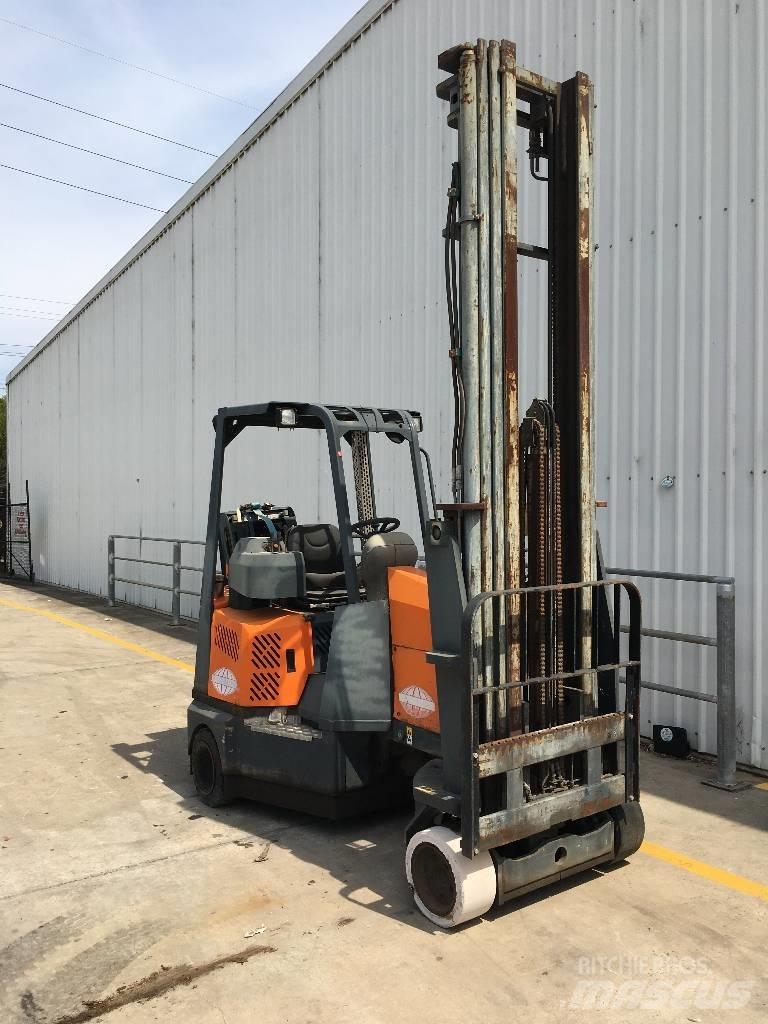 Aisle-Master 20WH Viličar za uske prolaze