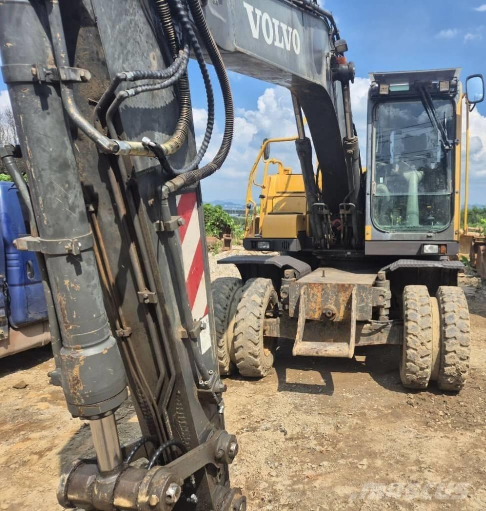 Volvo EW 145 Bageri na kotačima