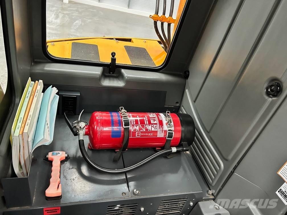 Kato CR-130Ri Rabljene dizalice za težak teren