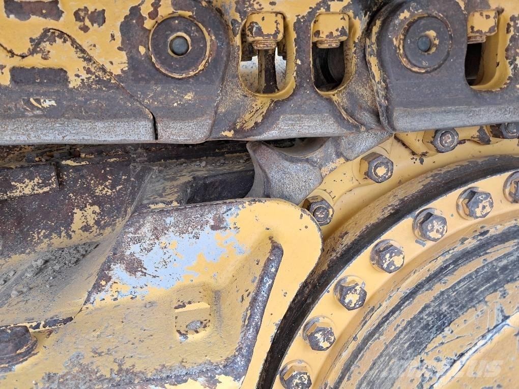 Komatsu D61PXI-24E0 Buldožeri gusjeničari
