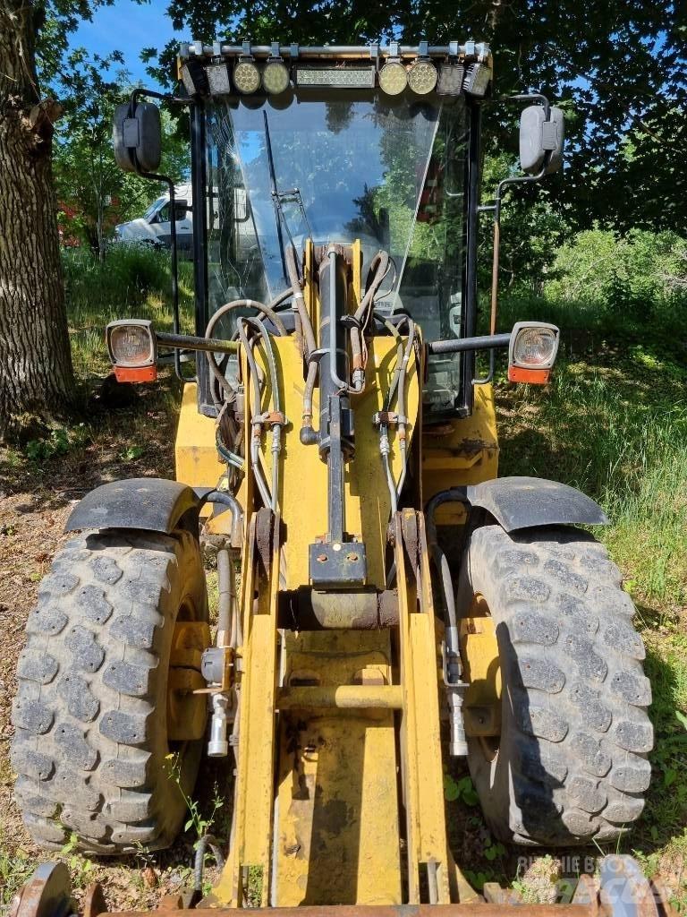 CAT 906 Utovarivači na kotačima