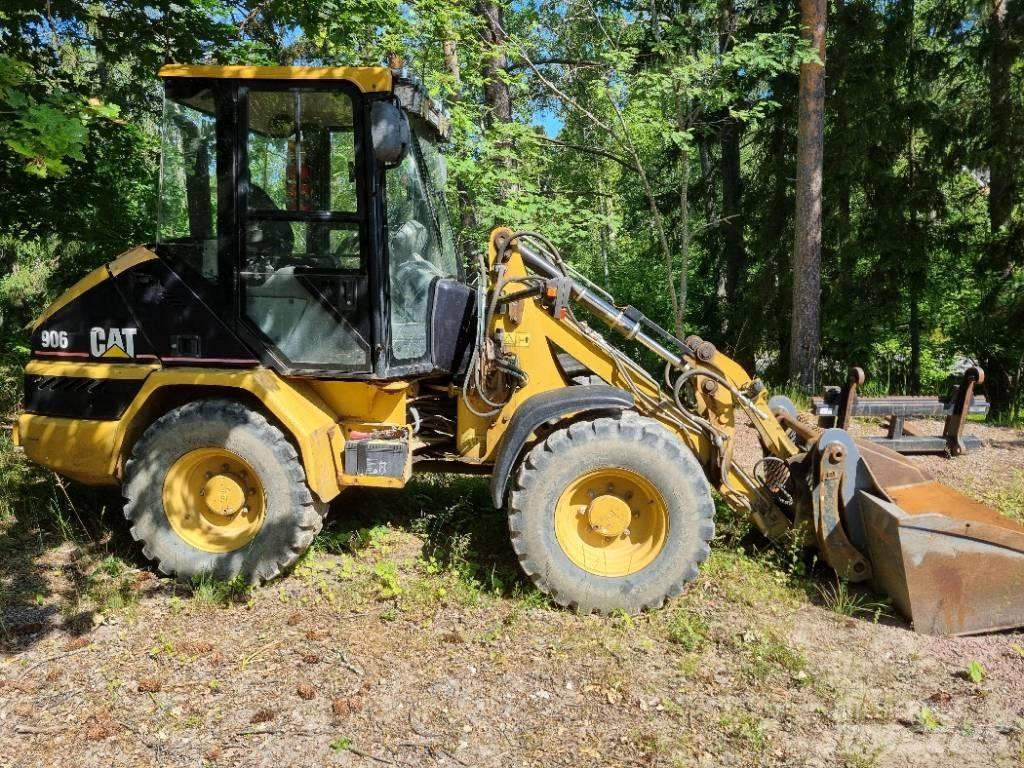 CAT 906 Utovarivači na kotačima