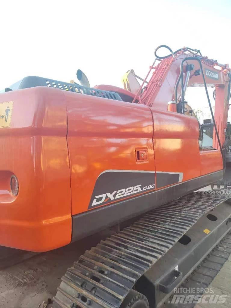 Doosan DX 225 Bageri gusjeničari
