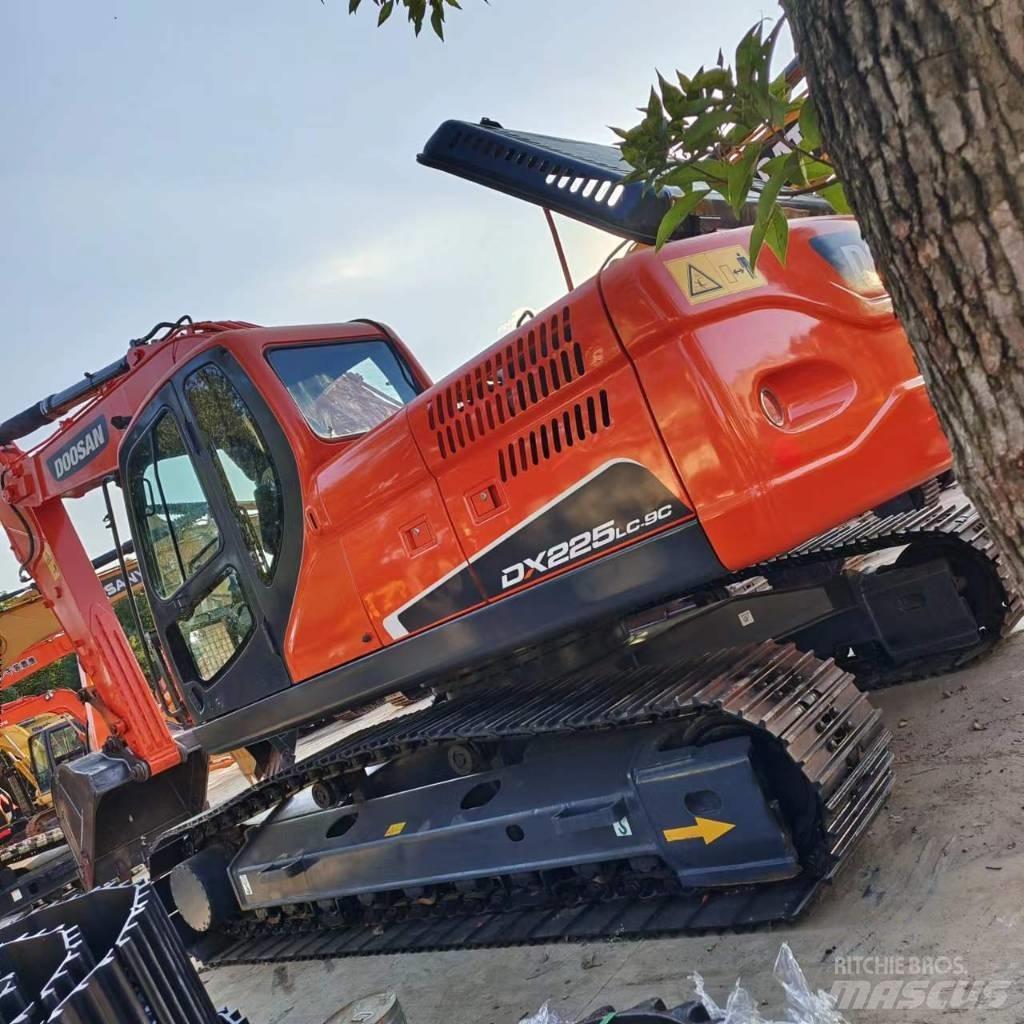 Doosan DX 225 LC Bageri gusjeničari