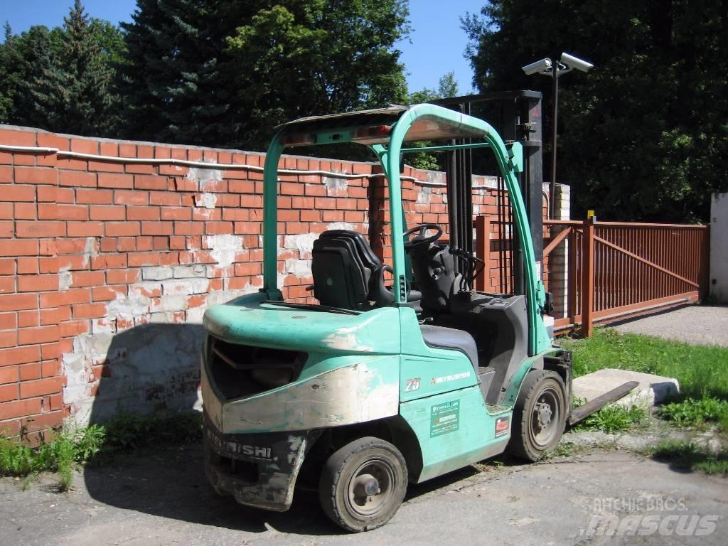 Mitsubishi FD25N Dizelski viličari