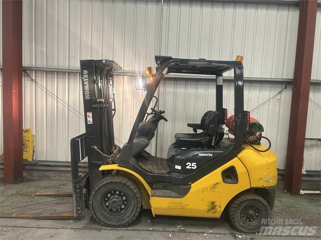 Komatsu FG25HT-17 Plinski viličari