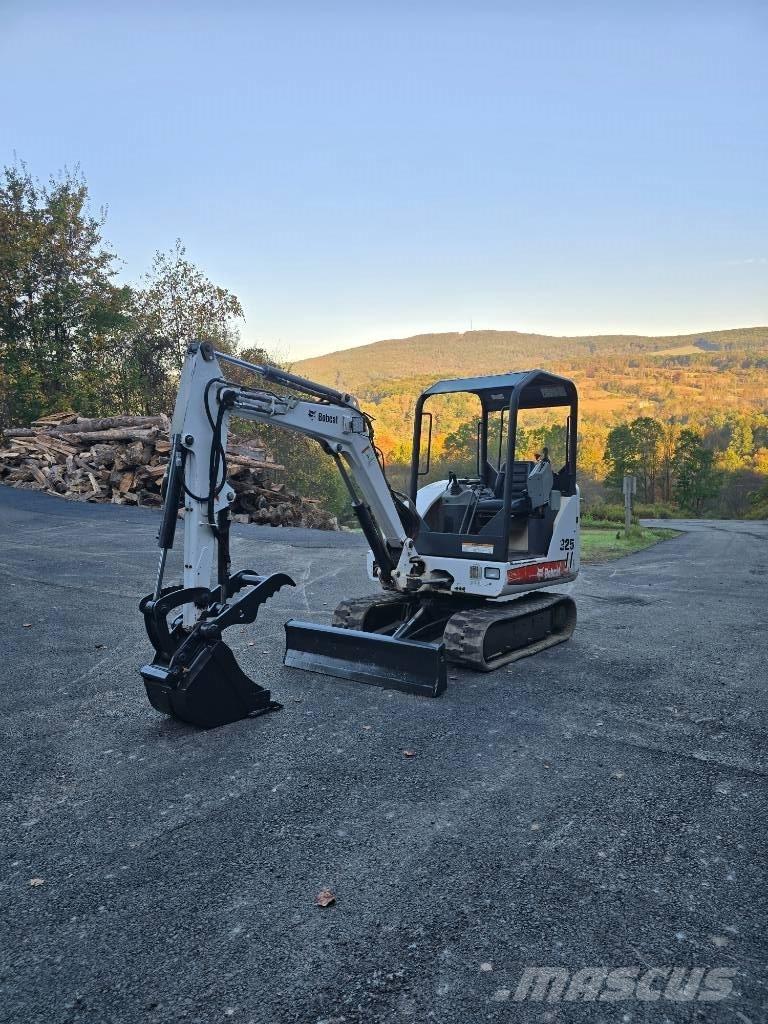 Bobcat 325 G Mini bageri <7t