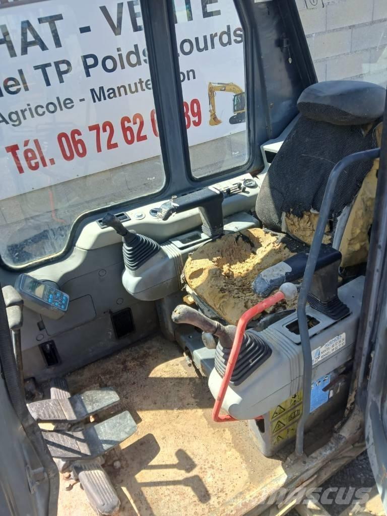 Komatsu PC 210 Kabine i unutrašnjost
