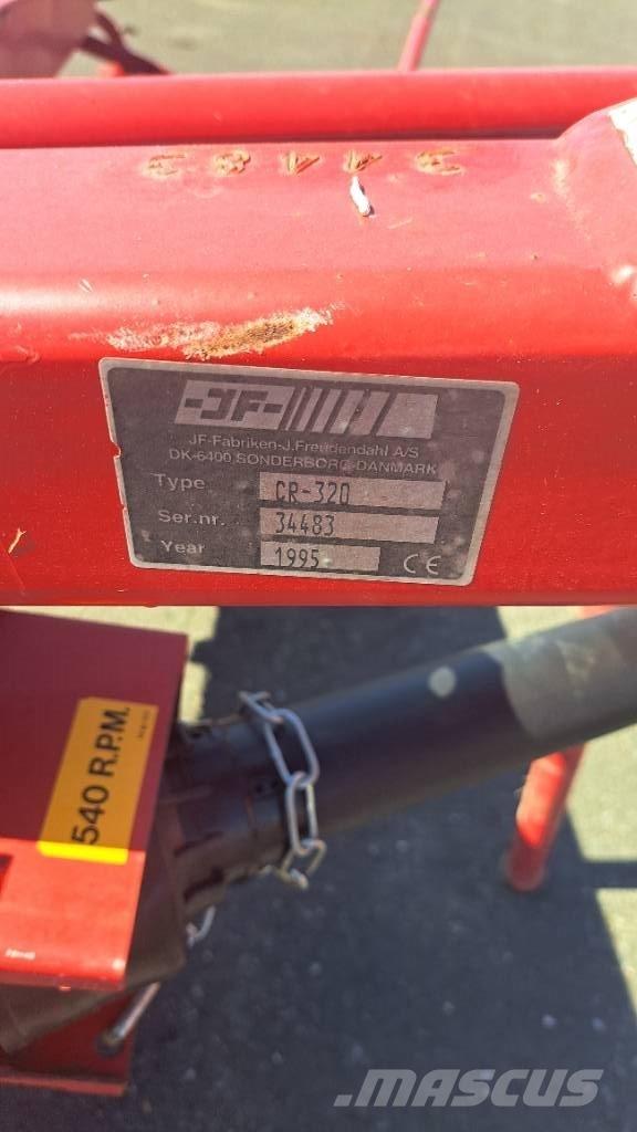 JF CR 320 Okretači i sakupljači sijena