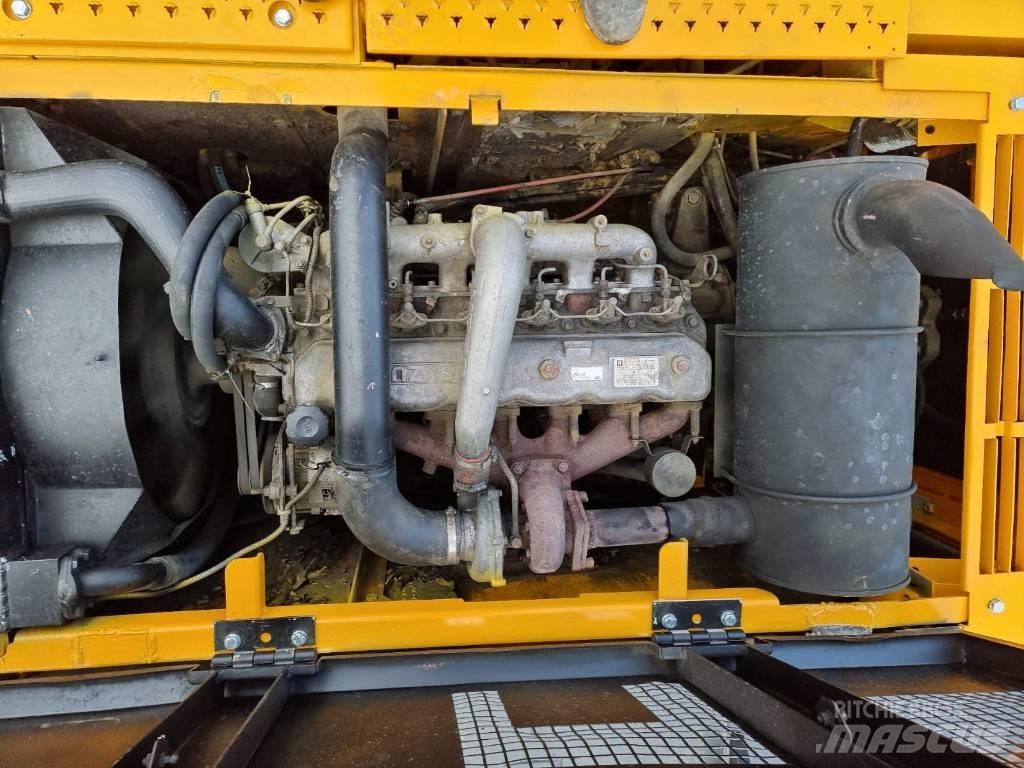 JCB JS 220 LC Bageri gusjeničari