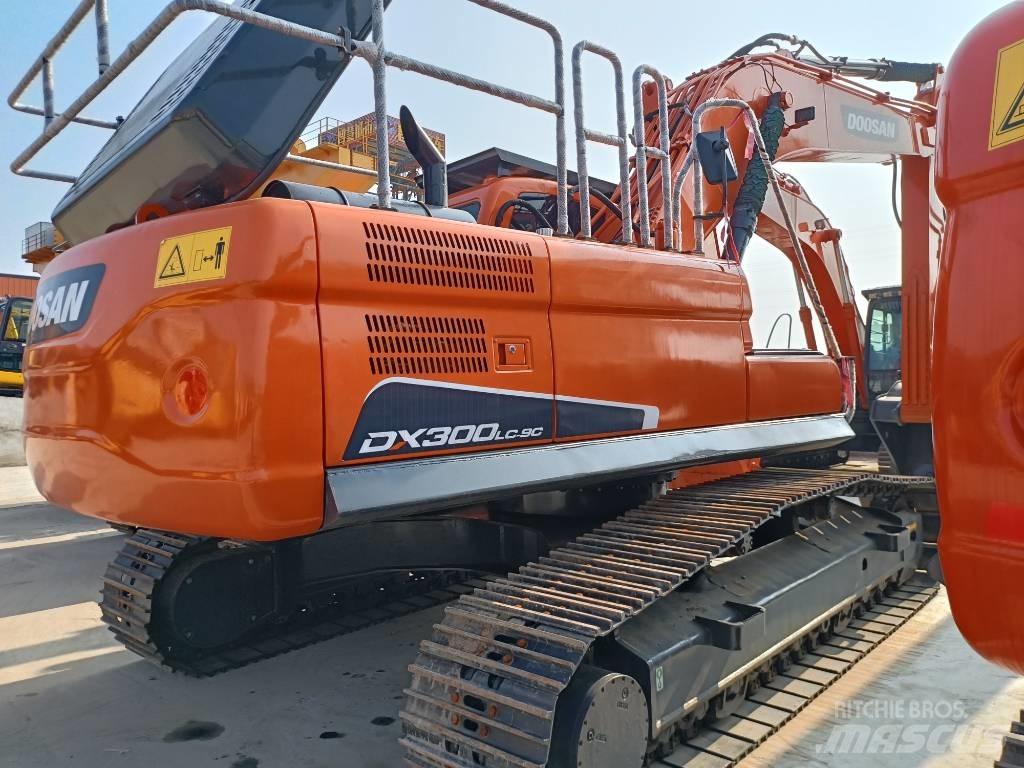 Doosan DX300-9 Bageri gusjeničari