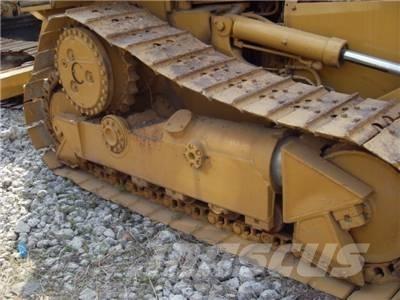 CAT D 5 H Buldožeri gusjeničari