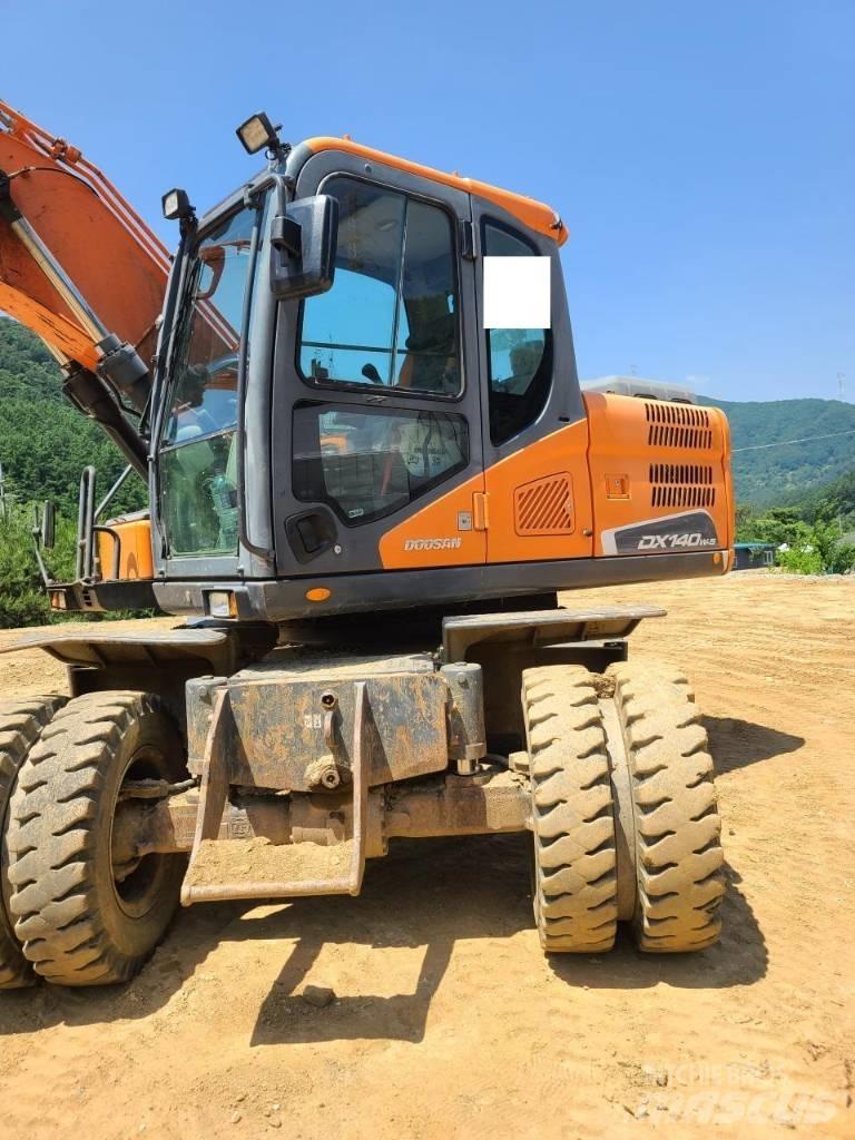 Doosan DX 140 W Bageri na kotačima