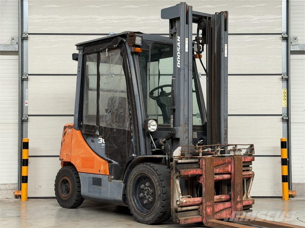 Doosan D30S-5 Dizelski viličari