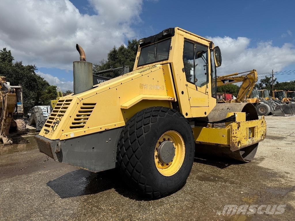 Bomag BW 211 D-3 Valjci sa dvojnim bubnjem