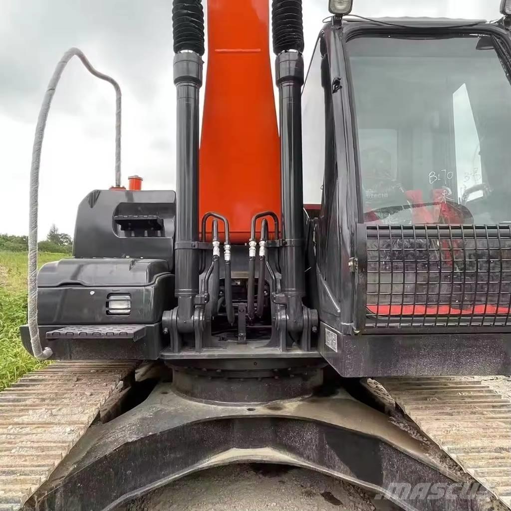 Hitachi ZX 200 Bageri gusjeničari