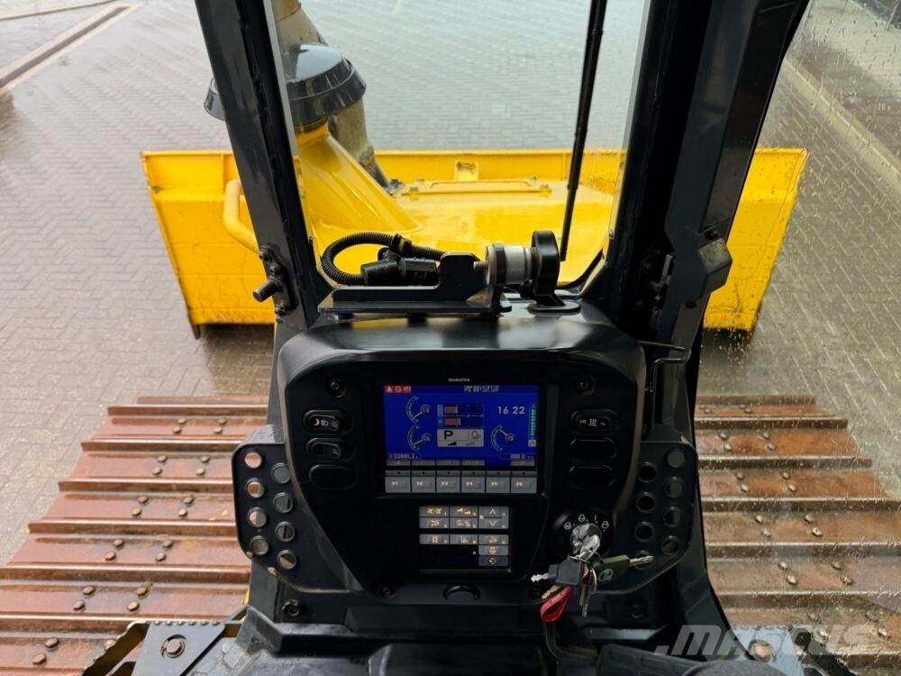 Komatsu D51PXi-24EO Buldožeri gusjeničari