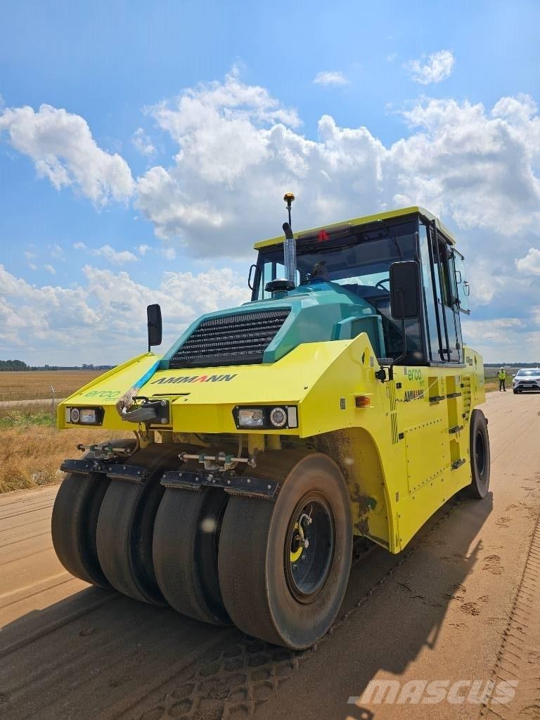 Ammann ART 240 Gumeni valjci na kotačima