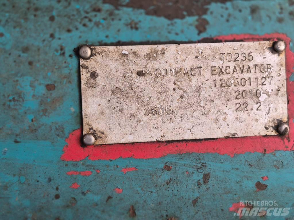 Takeuchi TB 235 Mini bageri <7t