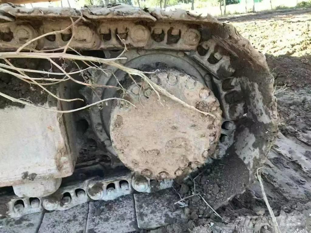 Komatsu PC 210 Bageri gusjeničari