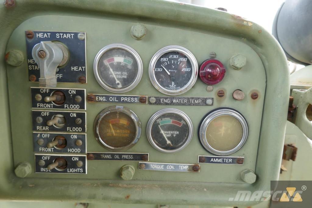 CAT D7F Ex-army Buldožeri gusjeničari