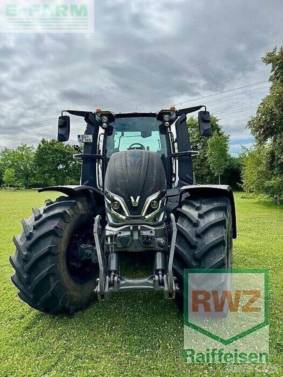 Valtra q305 Traktori