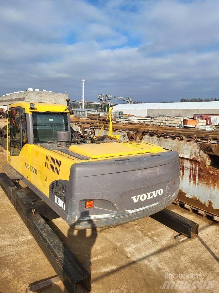 Volvo 210CLR Amfibijski bageri