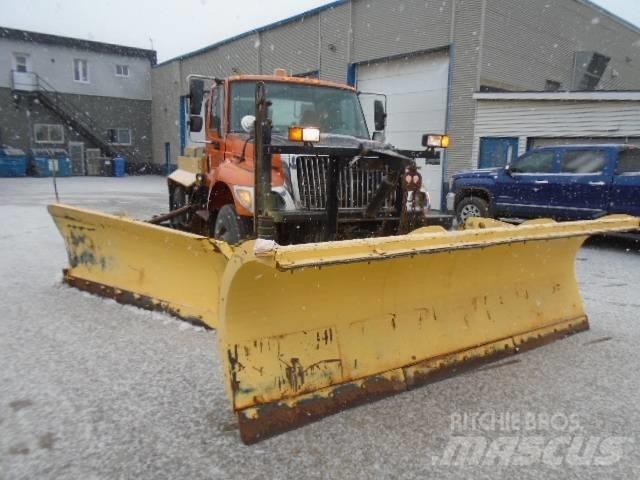 International 7400 Sniježne daske i  plugovi