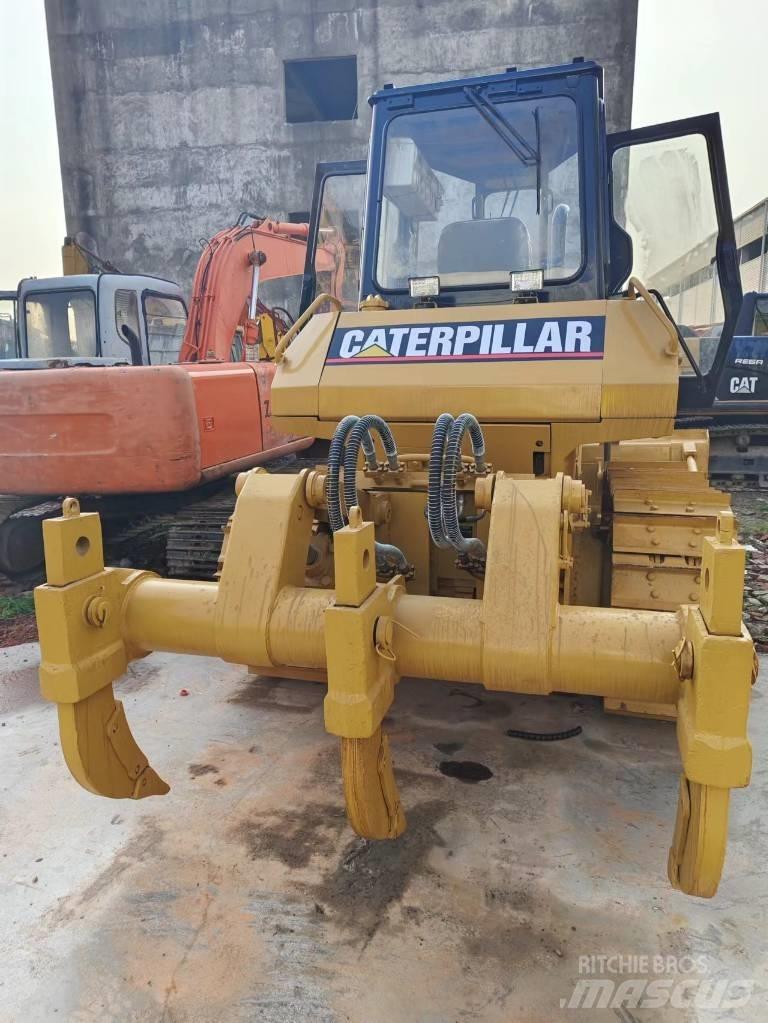 CAT D 6 G Buldožeri gusjeničari