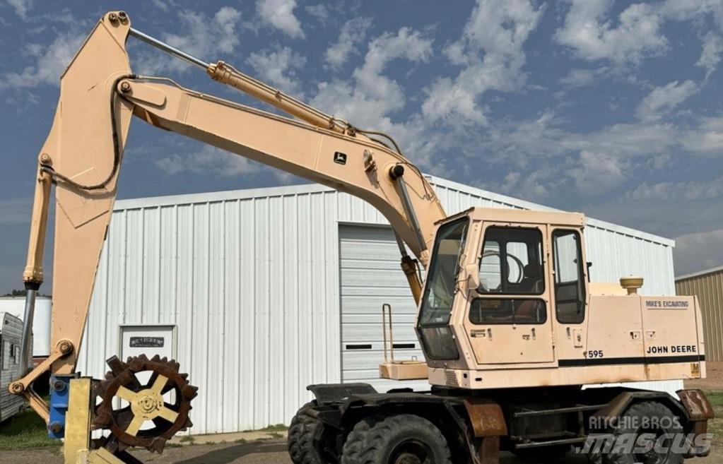 John Deere 595 Bageri na kotačima