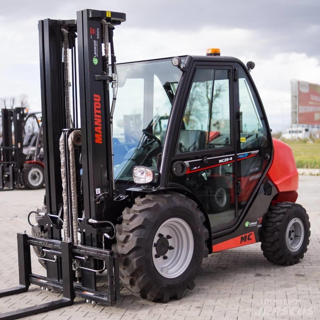 Manitou MC25 Terenski viličar