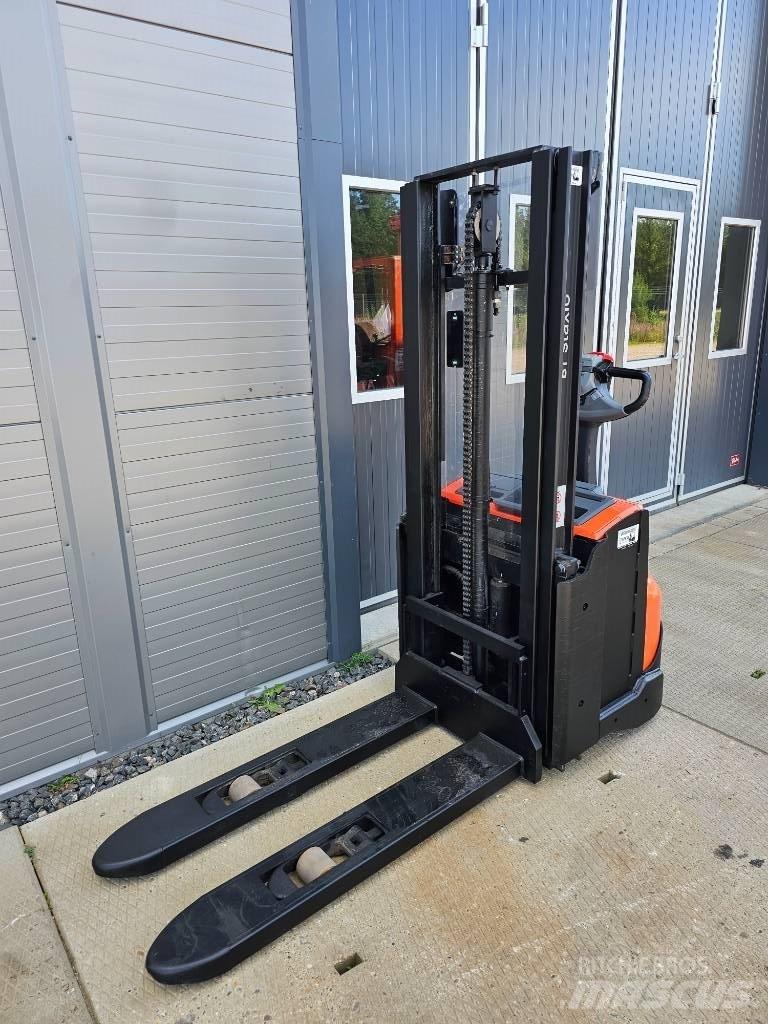 BT SWE 120 L Ručni električni viličar